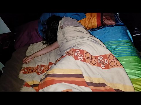 ❤️ Stiefson beréiert seng jonk Stéifmamm wärend hatt schléift. ️❌ Fucking Video  op lb.libporno.ru ❤
