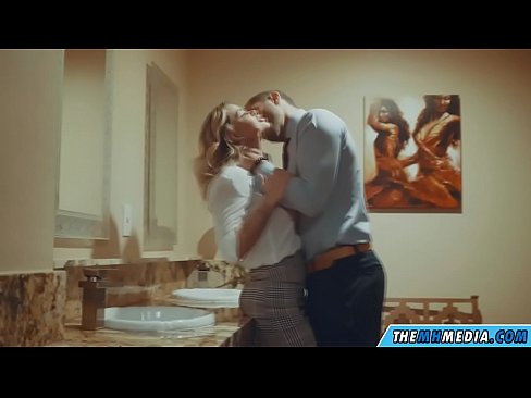 ❤️ Wann eng Busty Blond Iech an engem ëffentlechen Toilette verféiert ️❌ Fucking Video  op lb.libporno.ru ❤